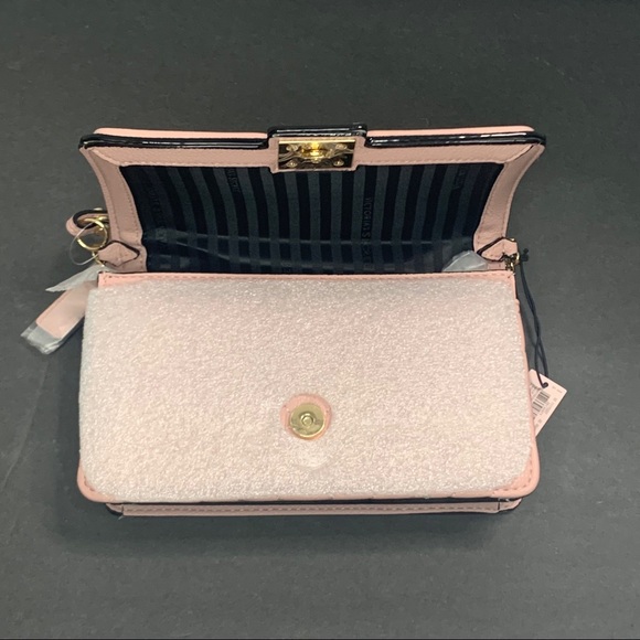 Victoria's Secret V-Quilt Bag - Picture 2 of 4